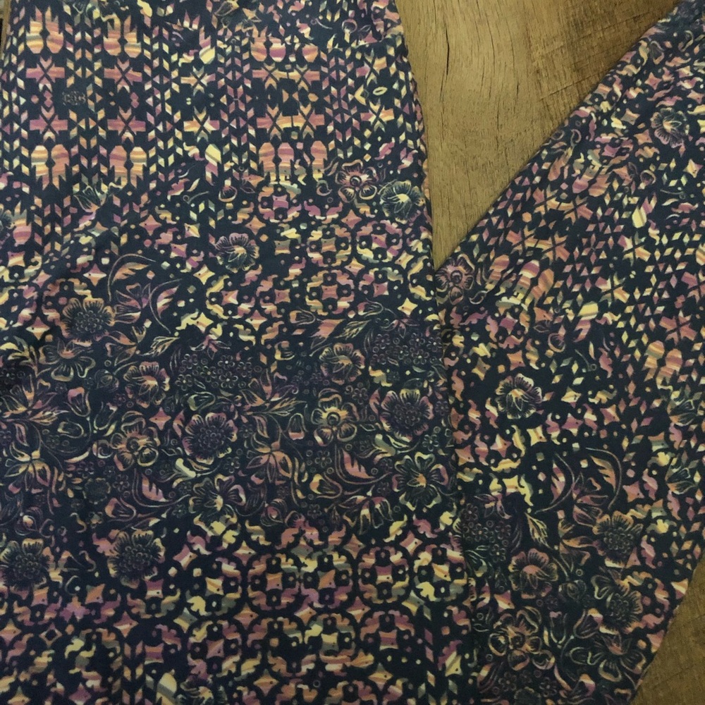 LULAROE TC LEGGINGS